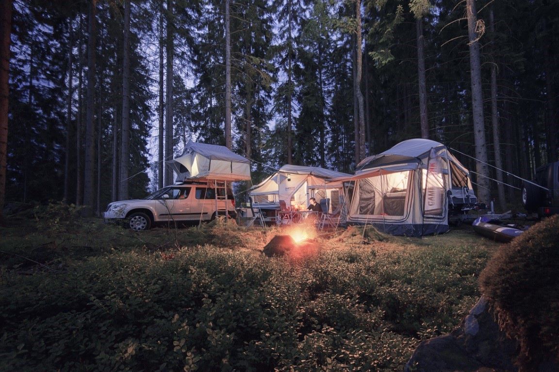 Zeltanhänger und Dachzelt von Campwerk