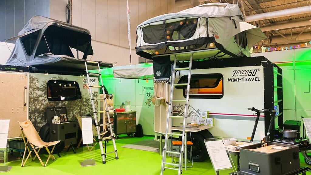 Mini Trailer von 7even50 mit Dachzelt