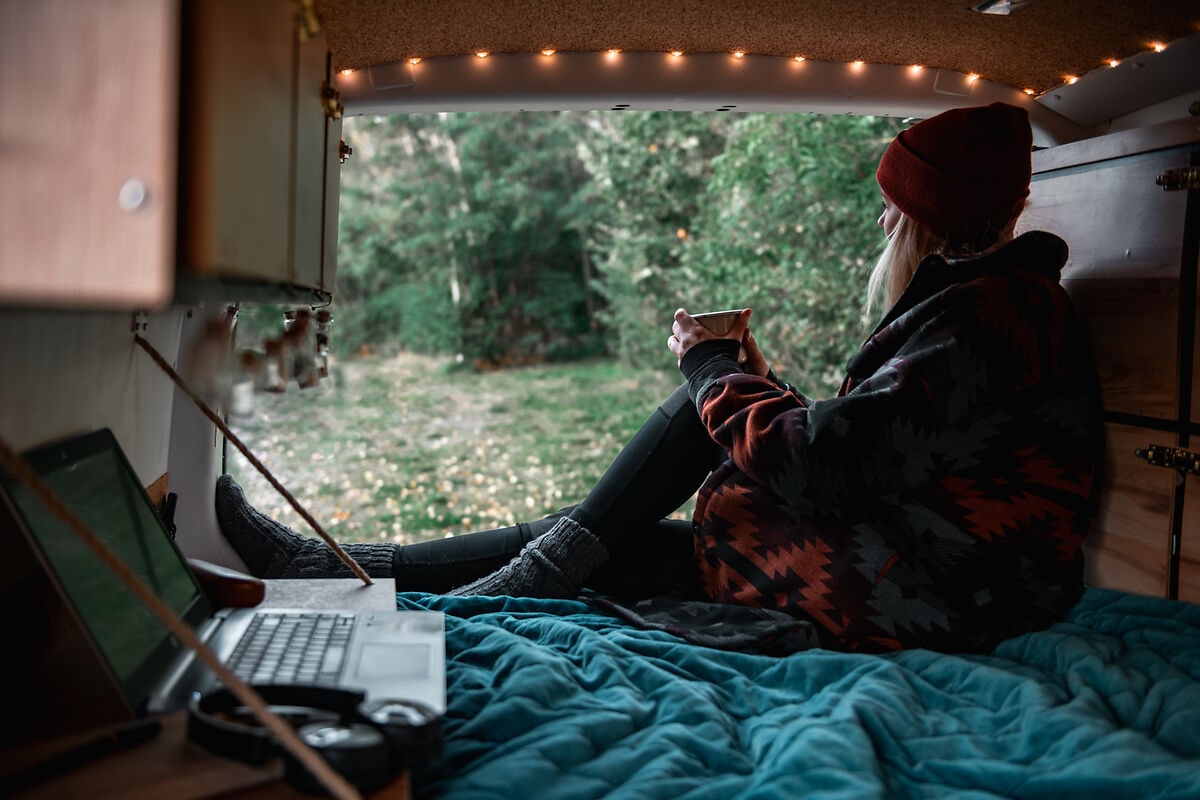Pauline Picker im "Office-Van"